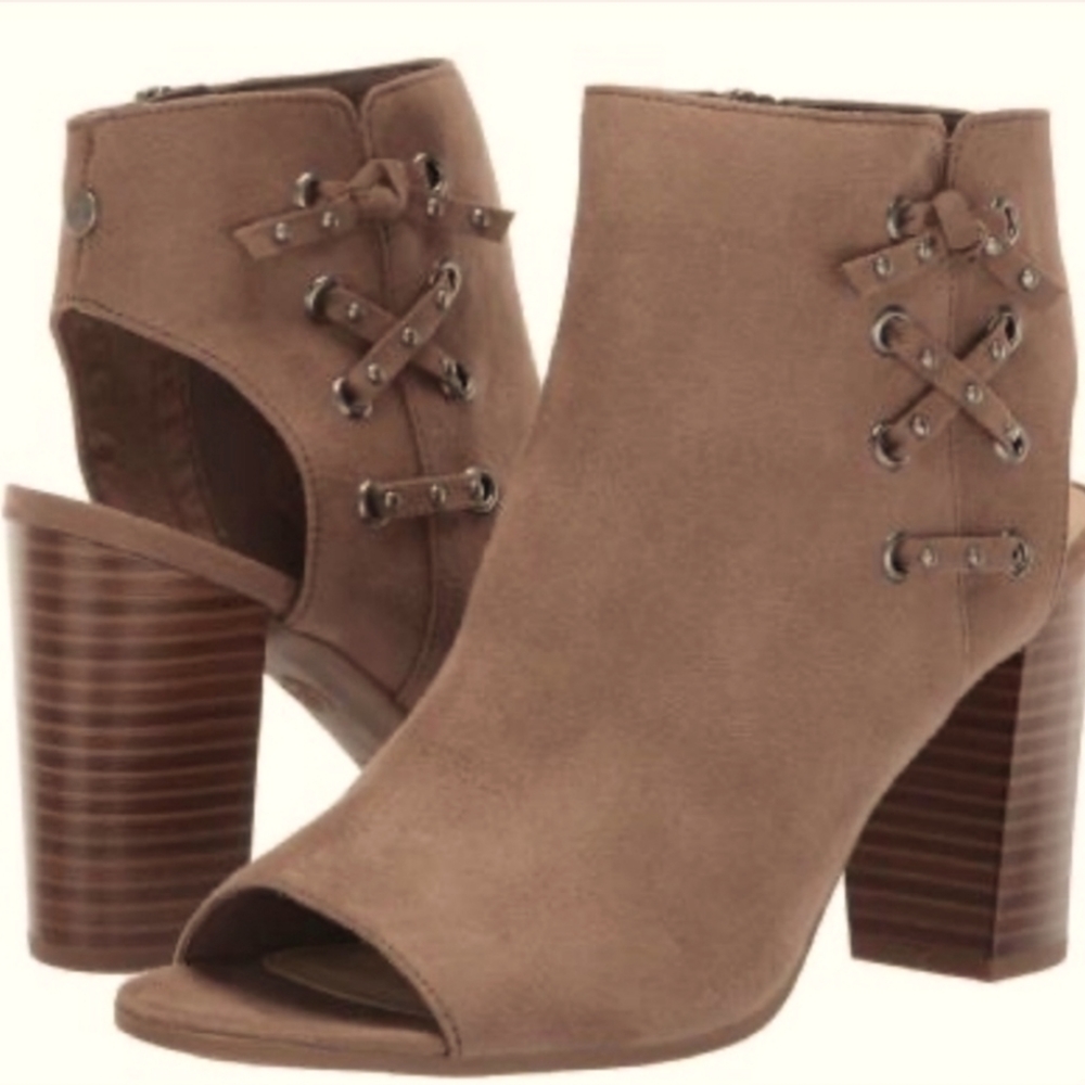 Circus by Sam Edelman Cutout Peep Toe Side Zippered Ankle Boots.